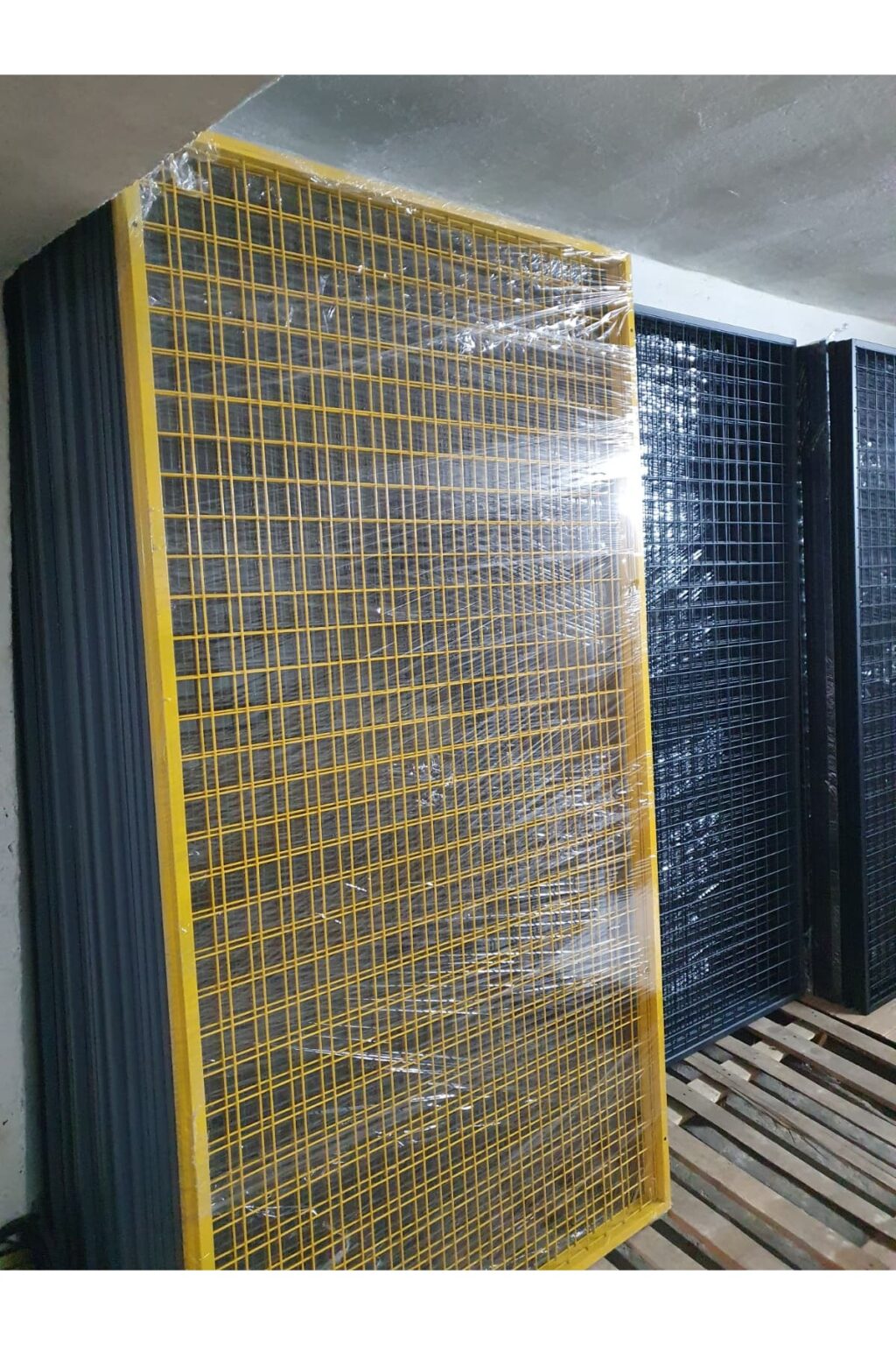 100x200 CM TEL PANO 5X5 SIK TELLİ DUVARA MONTE RENK:KROM SARI - Görsel 3